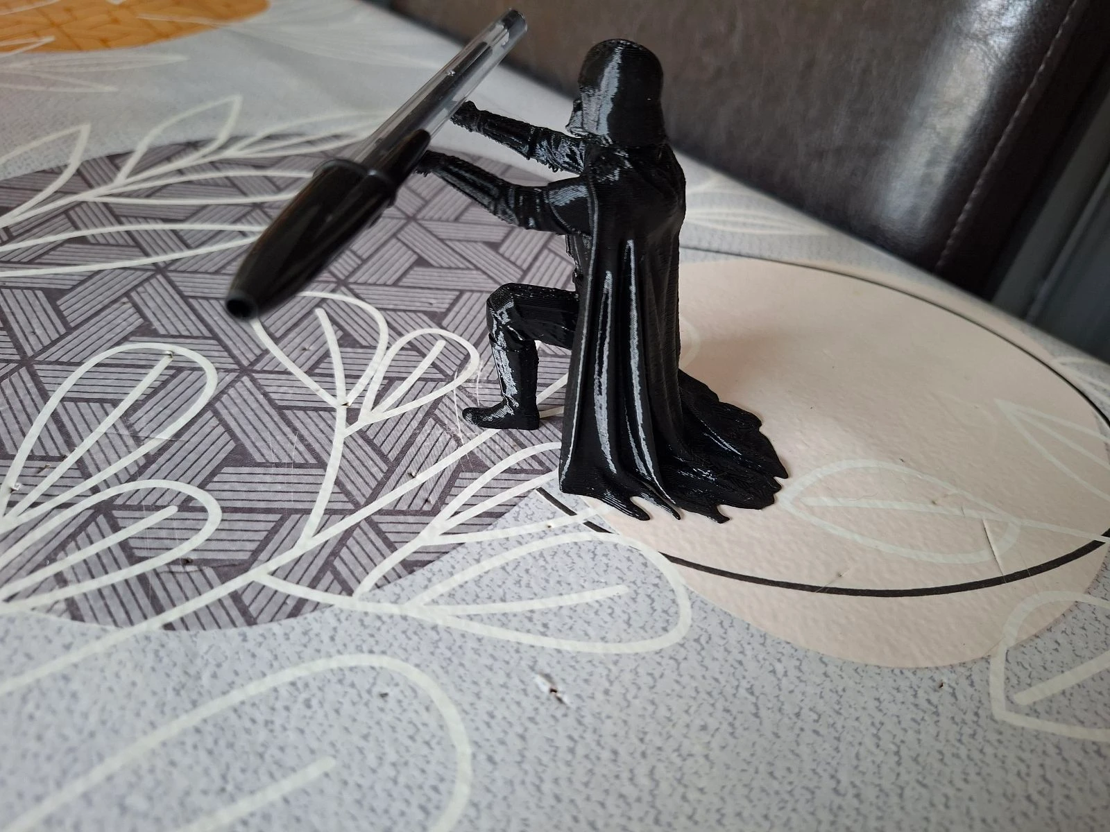 Porte-stylo Dark Vador imprimé en 3D – Noir – Décoration bureau – photo 3